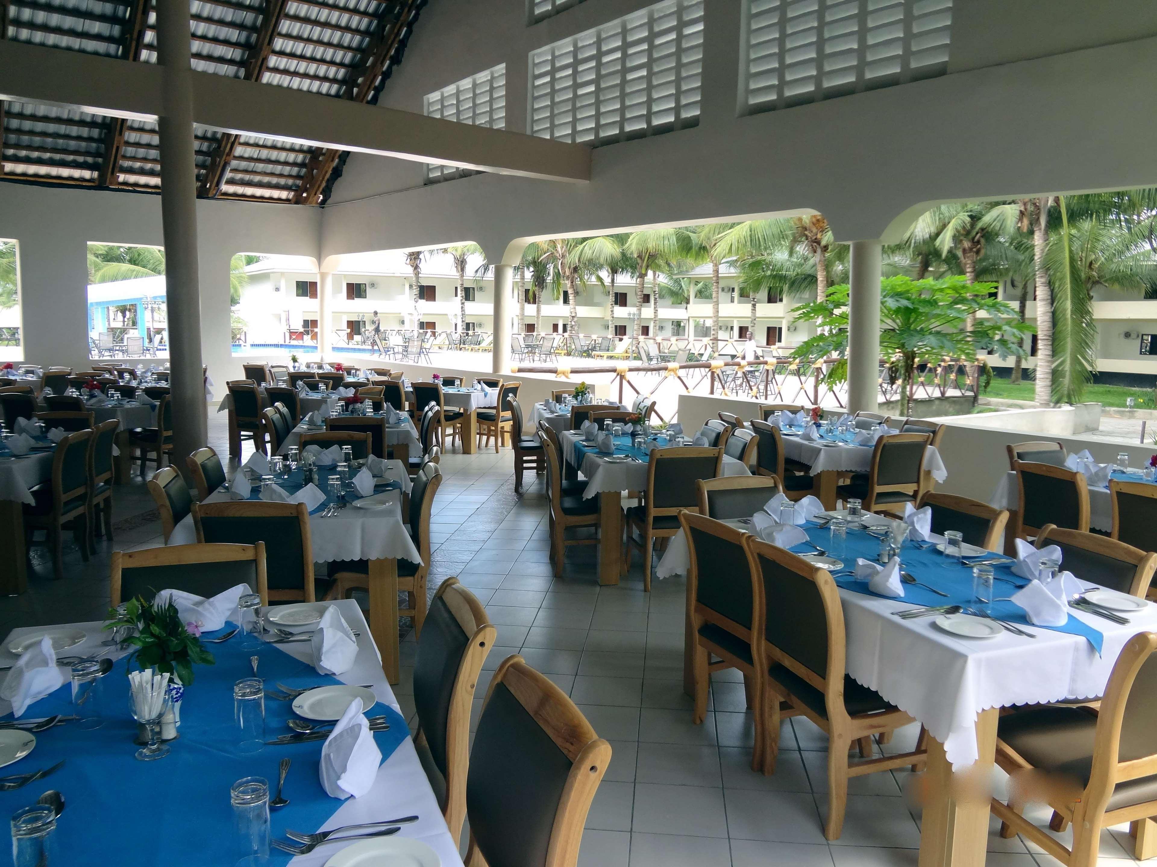 Oceanic Bay Hotel & Resort Багамойо Екстериор снимка